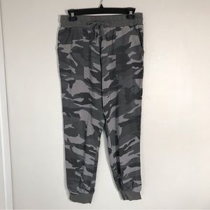 Splendid Gray Camo Jogger Pants Size Small Casual Athleisure Rayon Lightweight